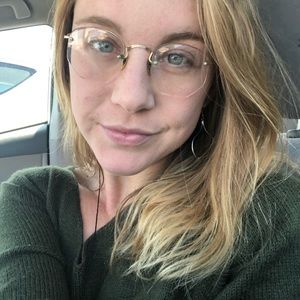 Meet your Posher, Lauren